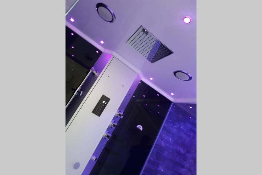 Spa Privatif Love Room, Le Hammam Et Bulles, Chez Nuits Chartraines Chartres Buitenkant foto