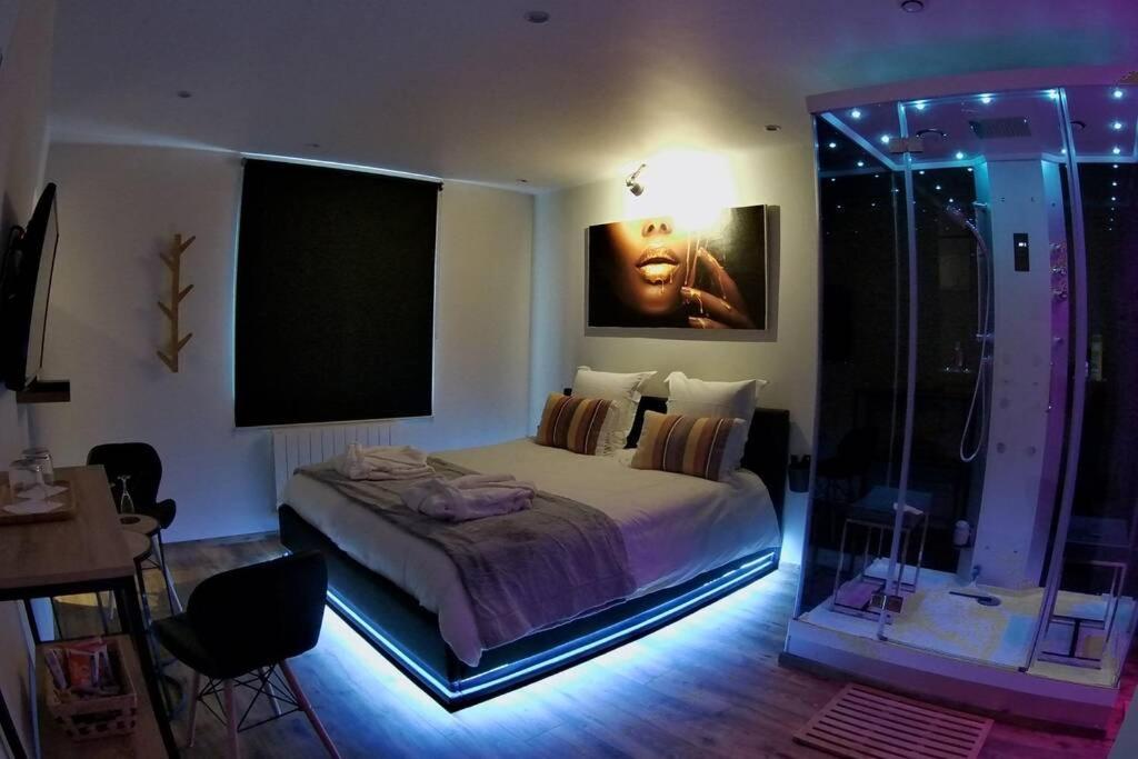 Spa Privatif Love Room, Le Hammam Et Bulles, Chez Nuits Chartraines Chartres Buitenkant foto
